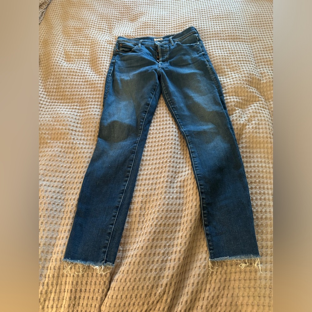 Women’s Mother jeans, blue, distressed skinny Size: 28